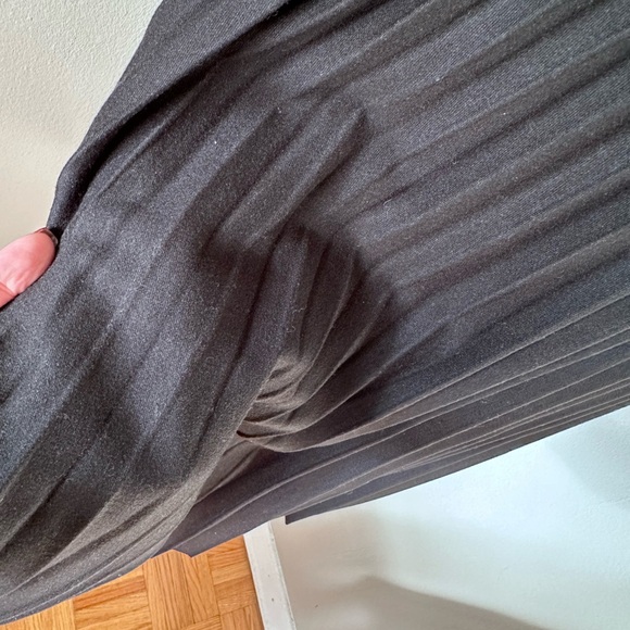 Black long skirt - Picture 4 of 6